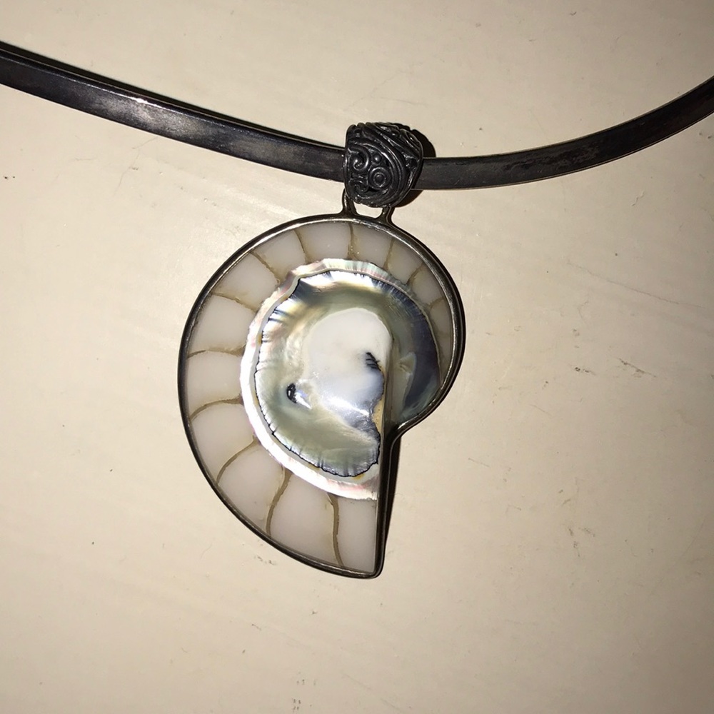 Silver Shell Necklace - Picture 2 of 2